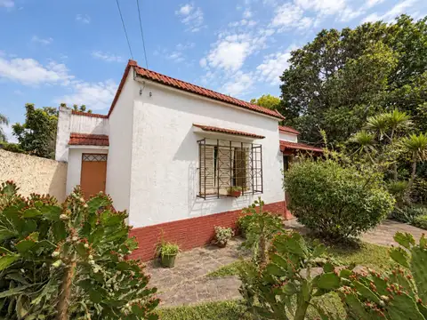A. Domínguez 1600