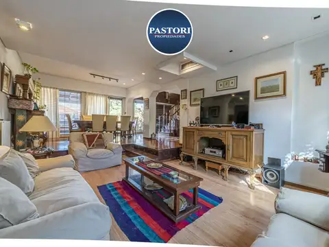 Casa 6 ambientes con 4 baños