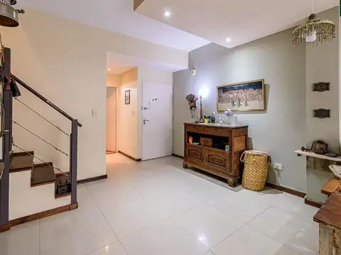 Depto Tipo Casa 3 ambientes con 2 baños