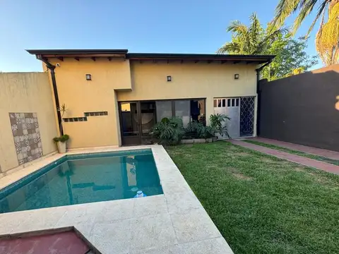 Casa Venta 4 Ambientes Pileta Berazategui