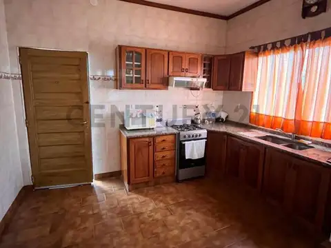 Maipu (ex Guemes) 1800, Piso 0