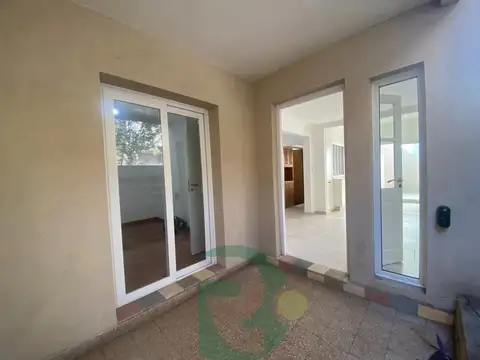 Depto Tipo Casa 4 ambientes con 2 baños