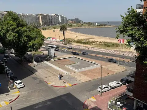 VENTA APARTAMENTO 4 DORMITORIOS C/GARAGE POCITOS VISTA AL MAR USD 459.000