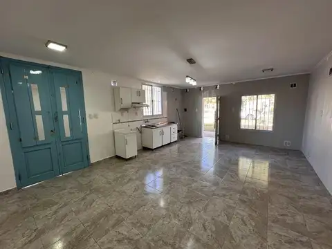 Casa 2 ambientes con 1 baño
