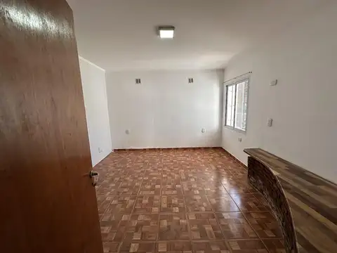 Casa en Alquiler con 1 cochera