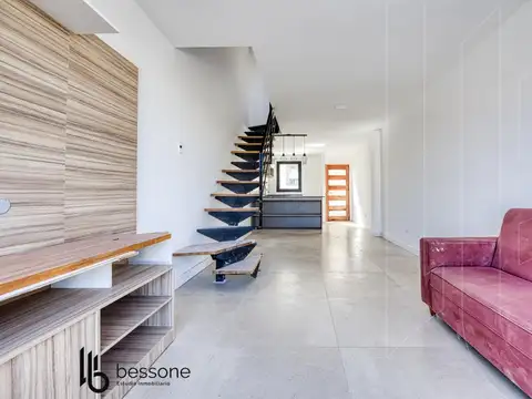 Depto Tipo Casa en Venta de 3 ambientes
