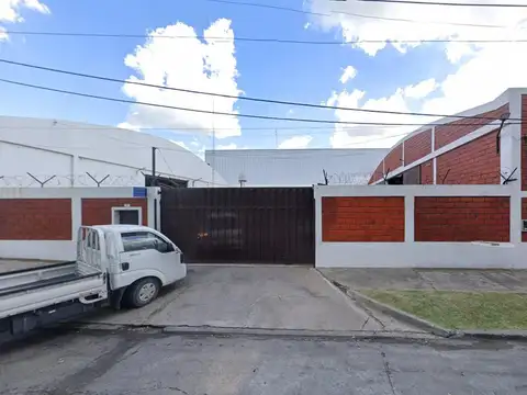 Depósito Industrial en Alquiler – 1.800 m² – Doble Acceso y Oficinas | Campana
