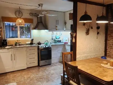 Casa en Venta con 1 cochera