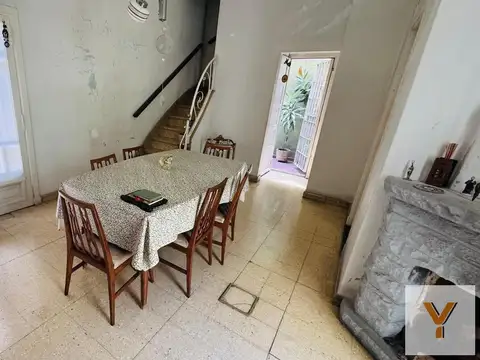 Casa en venta - 3 Dormitorios 2 Baños - 180mts2 - Piñeyro