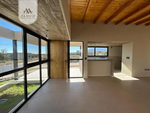Casa en Venta en La Arbolada, $ 275.000