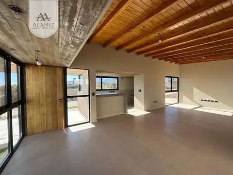 Casa 5 ambientes con 2 baños