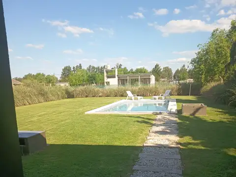 Casa en VENTA en Brandsen con Pileta