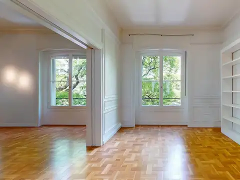VENTA Apto Crédito - Amplio y luminoso piso francés sobre Av. Libertador - Palermo Chico - Exclusivo