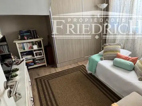 Casa 5 ambientes con 4 baños