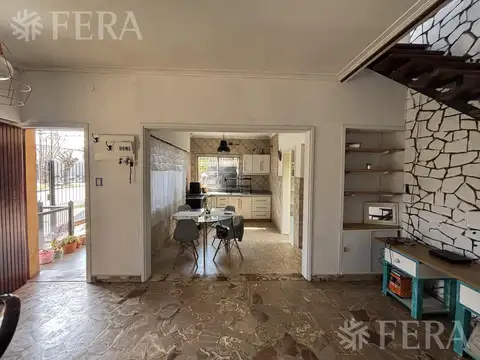 Casa en Alquiler en Bernal, $ 1.000.000