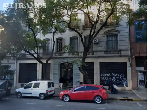 Impecable Local en Monserrat