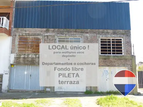 VENTA LOCAL + Depto Coch DEPOSITO  Parque PILETA