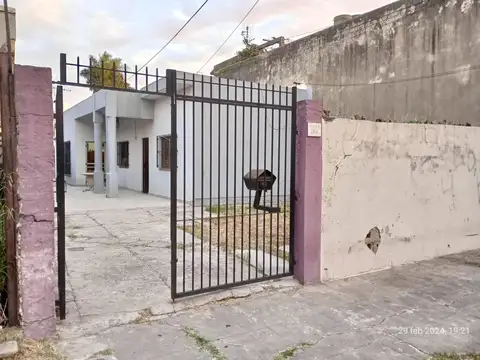 Casa 3 ambientes con 1 baño