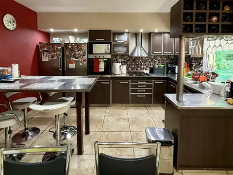 Depto Tipo Casa en Venta con 1 cocheras