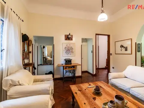 Casa 5 ambientes con 2 baños
