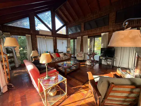 Casa en Venta con 1 cochera