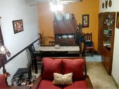 Depto Tipo Casa en Alquiler de 2 dormitorios