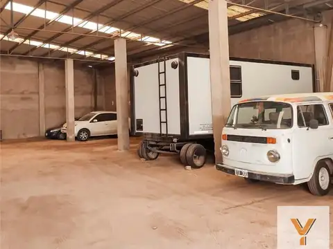 Casa en Venta con 30 cocheras