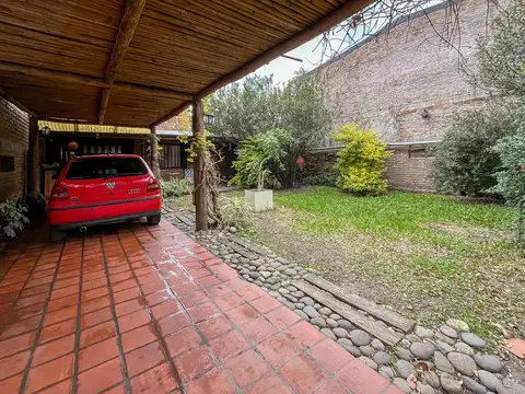 Casa de dos dormitorios y patio