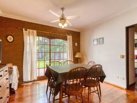 VENTA | CASA | OLIVOS | 4 DORMITORIOS Y PLAYROOM. JARDIN De 180m2