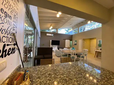 Casa en Alquiler Temporal con 9 cocheras