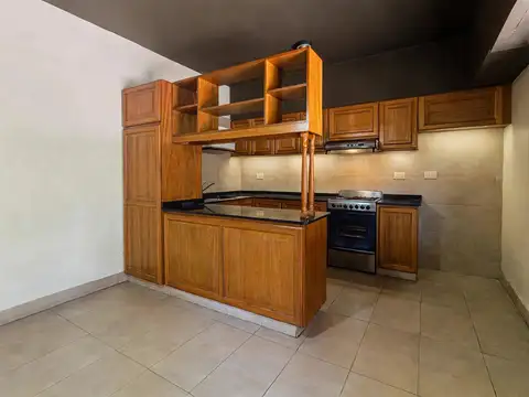VENTA CASA MULTIFAMILIAR 6 AMBIENTES AVELLANEDA