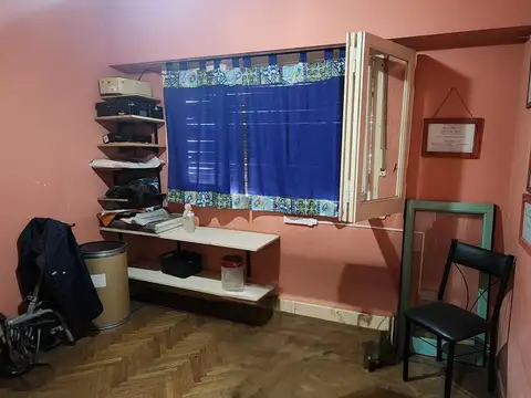 VENTA CASA EN ESQUINA 4 AMB+DEPTO 3 AMB CIUDADELA