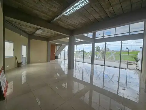 edificio/local sobre colectora en Venta en Pilar,  G.B.A. Zona Norte