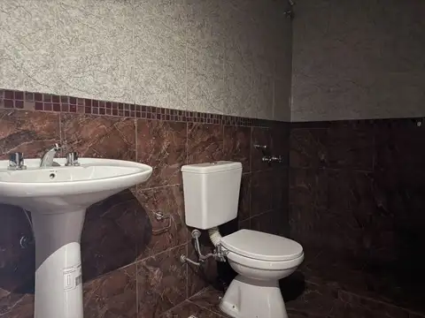 Depto Tipo Casa en Alquiler con 1 cocheras