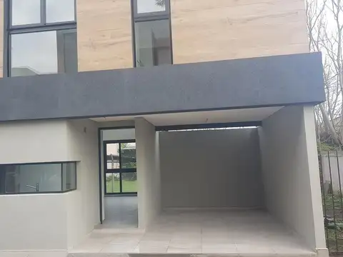 Casa en Venta con 1 cochera