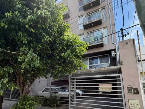 ALQUILER MONOAMBIENTE CON COCHERA EN CASTELAR SUR