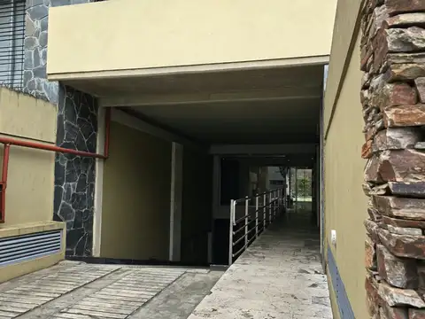 Navarro 2400