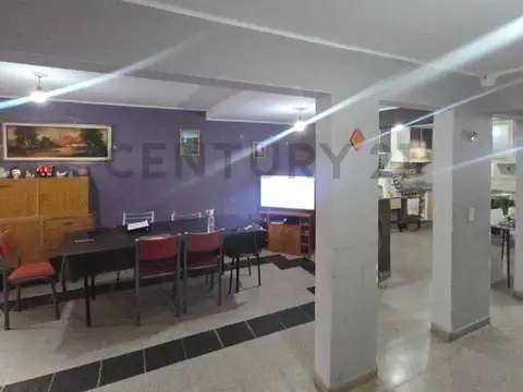 VENDO CASA C/PSCINA - APTA CREDITO - 4 HAB. MONTE CRISTO