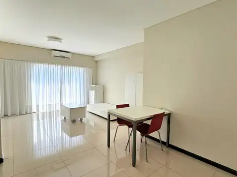 Monoambiente de 8 años con balcón al frente  Caballito