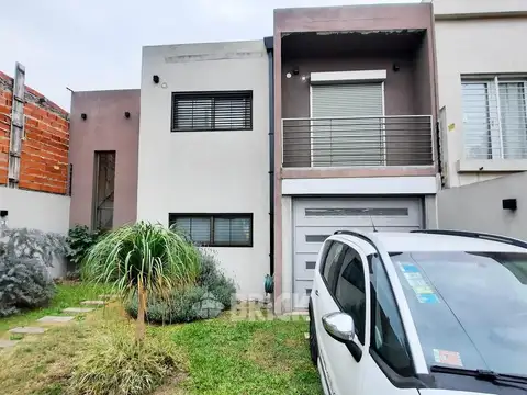 Casa en Venta en Adrogue, USD 330.000