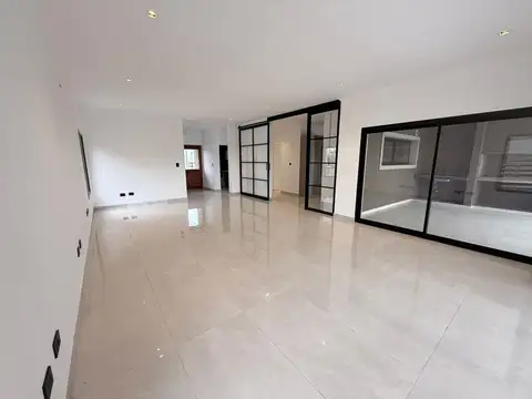 Casa en Venta en Presidente Derqui, USD 245.000