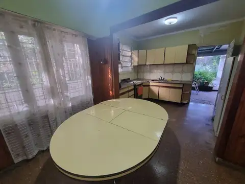 Casa en Venta en Adrogue, USD 115.000