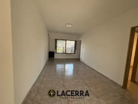 Casa en Alquiler con 1 cochera