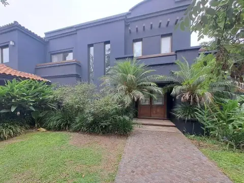 Venta de fabulosa casa en La Alameda Nordelta