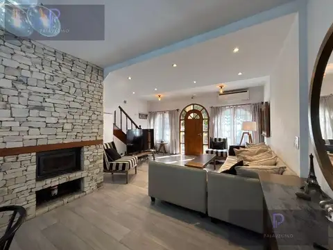 Casa 5 ambientes con 4 baños