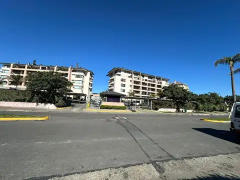 Local en Alquiler Via Pública
