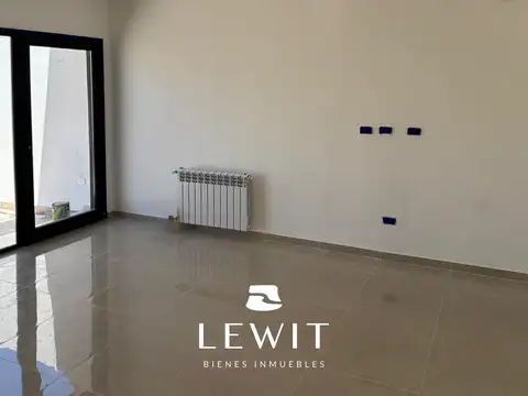Venta duplex en pozo 2 dormitorios con cochera | Barrio Perticone | Centenario