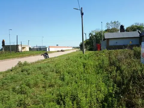 Venta de lote sobre Av. Naval