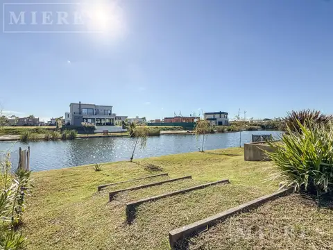 Casa en Venta en Puertos - Barrio Ceibos, USD 495.000