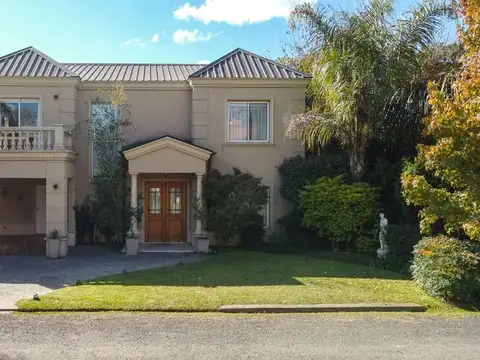 VENTA CASA DE 6 AMB, EN SAN MIGUEL, BARRIO CERRADO